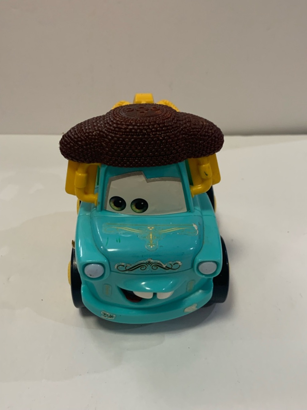 Mattel Disney Pixar Cars Matador Mater Shake n Go - Sound Moving Fun Toy